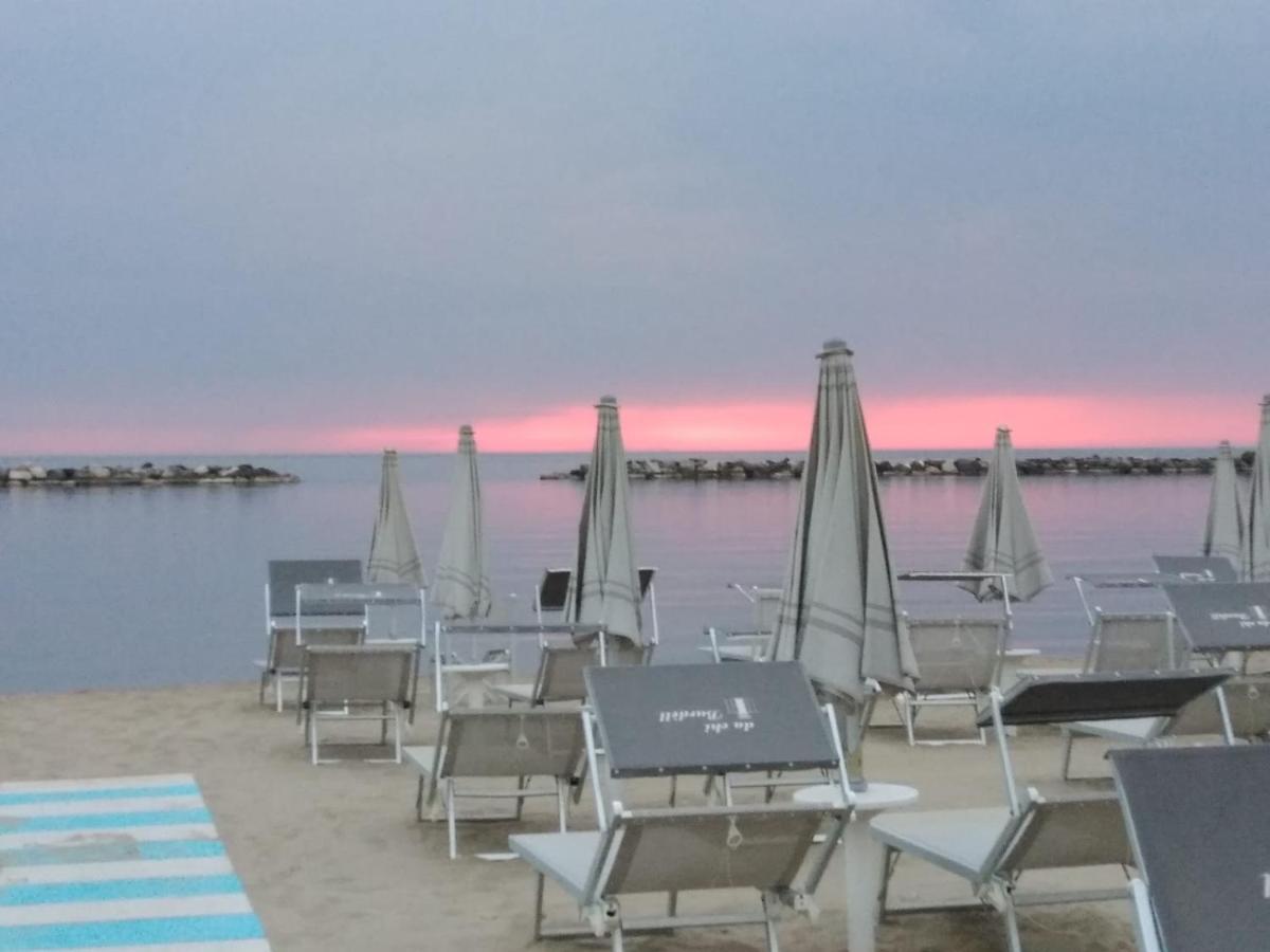 Hotel Imperiale Cesenatico Esterno foto