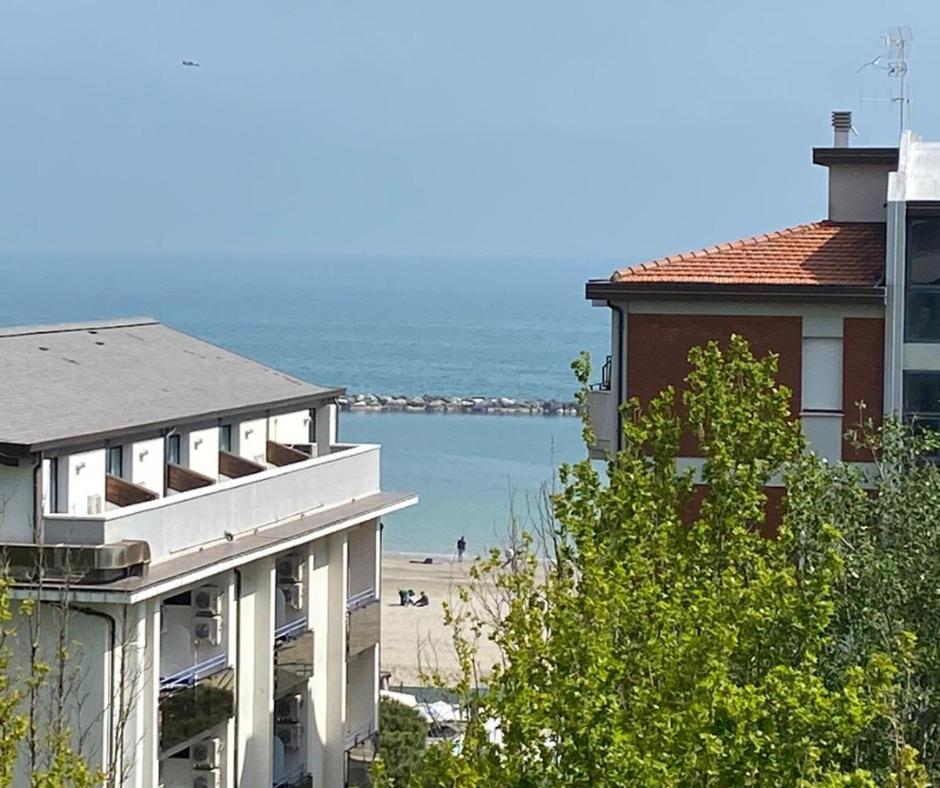 Hotel Imperiale Cesenatico Esterno foto