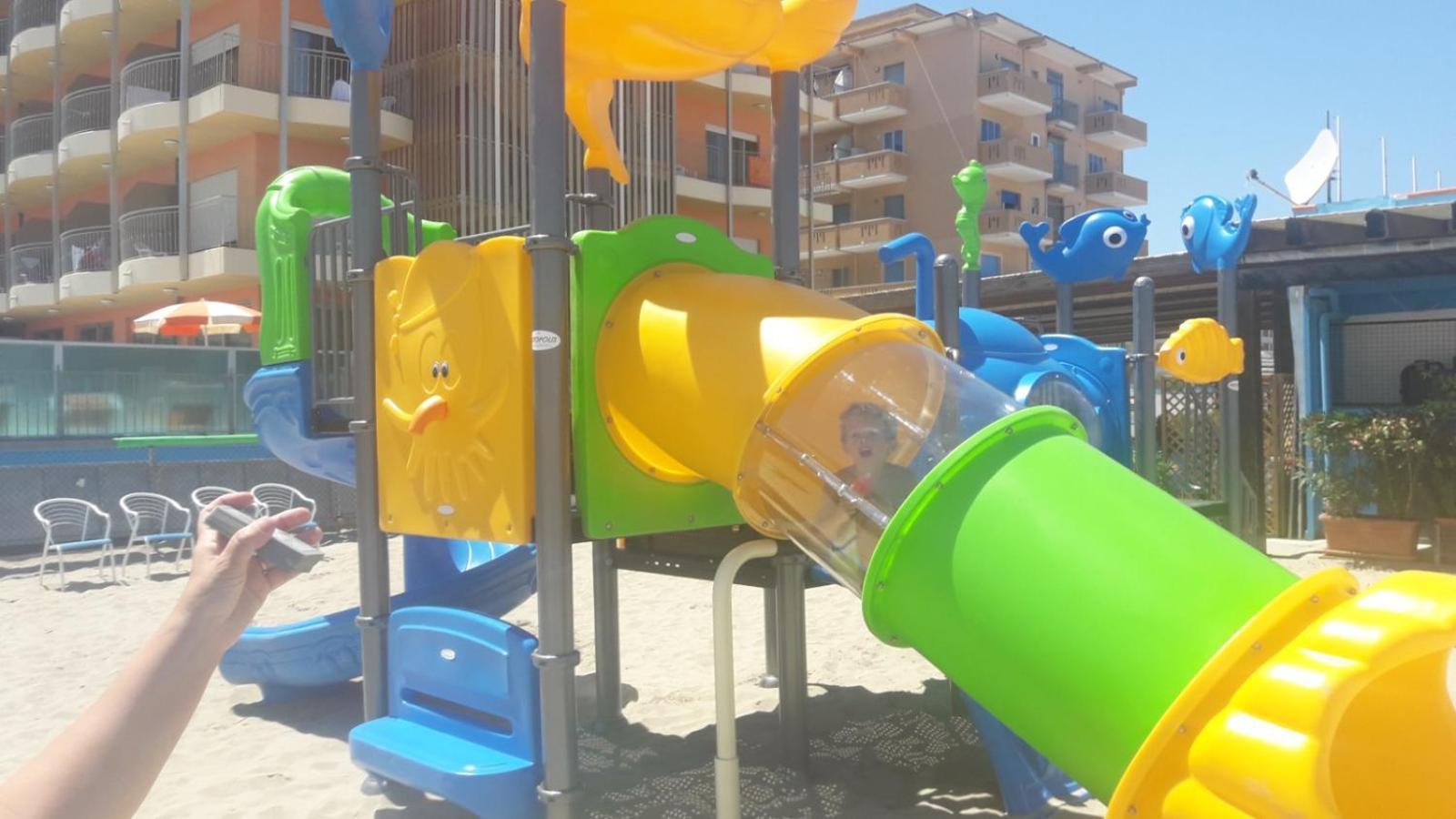 Hotel Imperiale Cesenatico Esterno foto