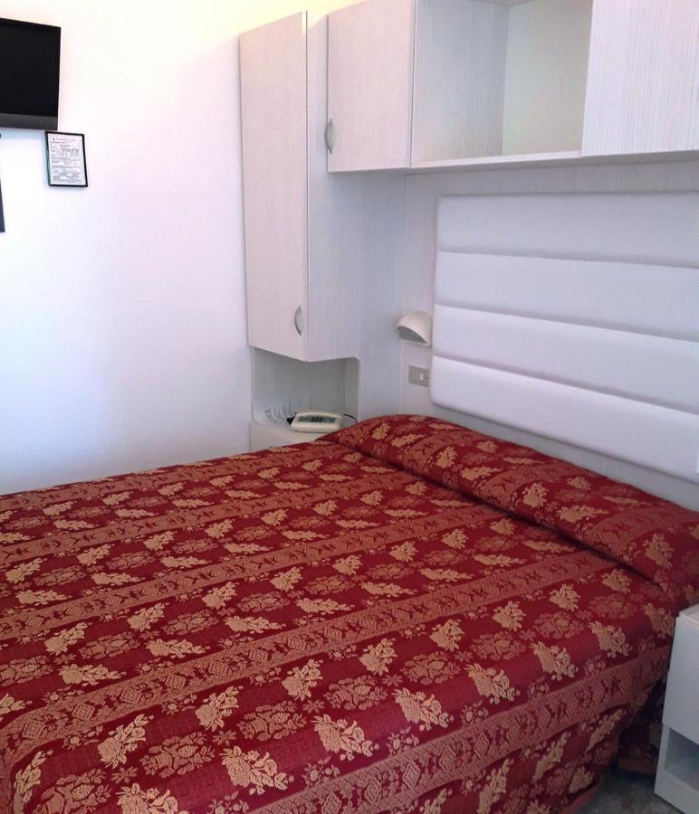 Hotel Imperiale Cesenatico Esterno foto