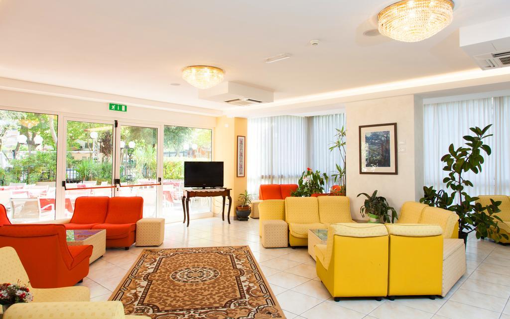 Hotel Imperiale Cesenatico Esterno foto